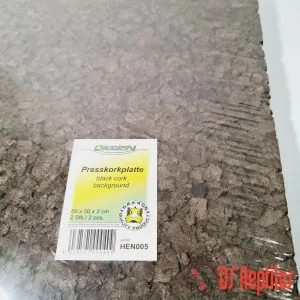 Dragon-ozadje-iz-plute